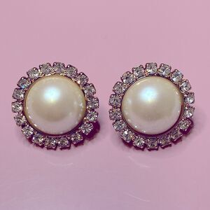 💛 Vintage Hobe Gold Tone Faux Pearl & Rhinestone Stud Earrings